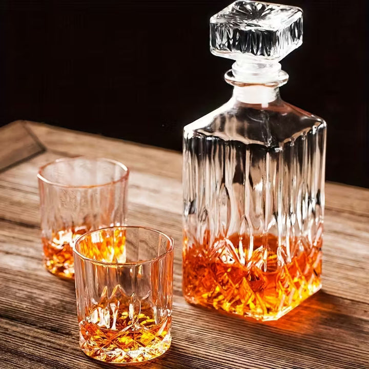 Zestaw butelki i kieliszków do whisky